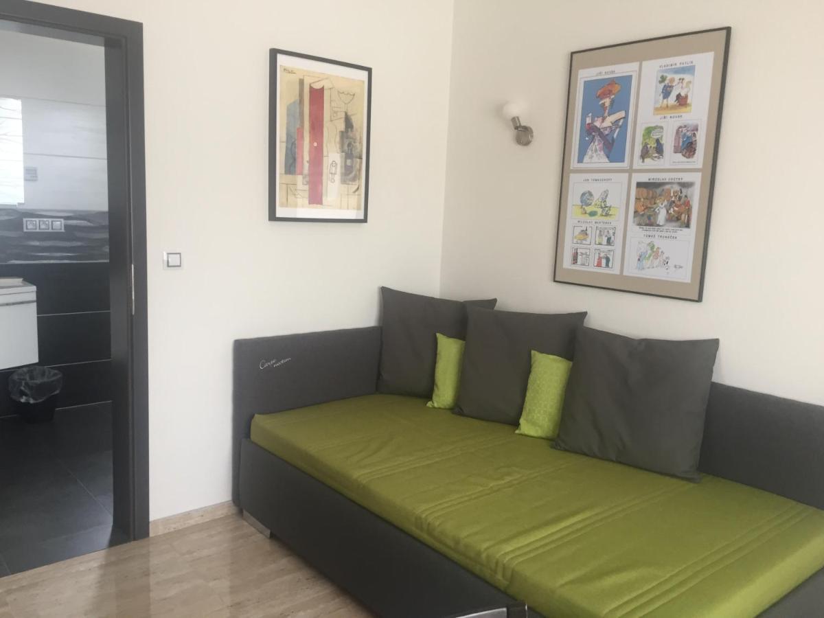 Apartman Za Radnici 瓦尔季采 外观 照片