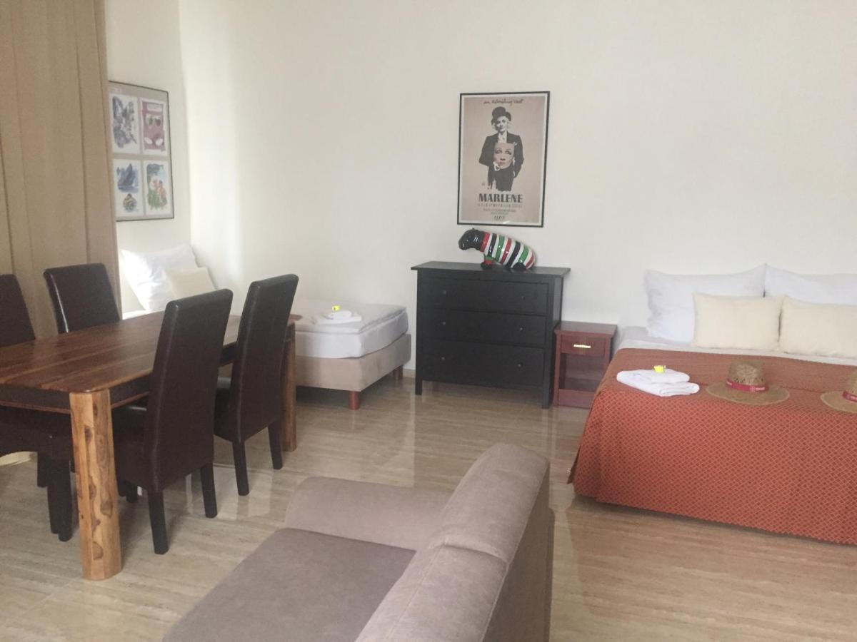 Apartman Za Radnici 瓦尔季采 外观 照片