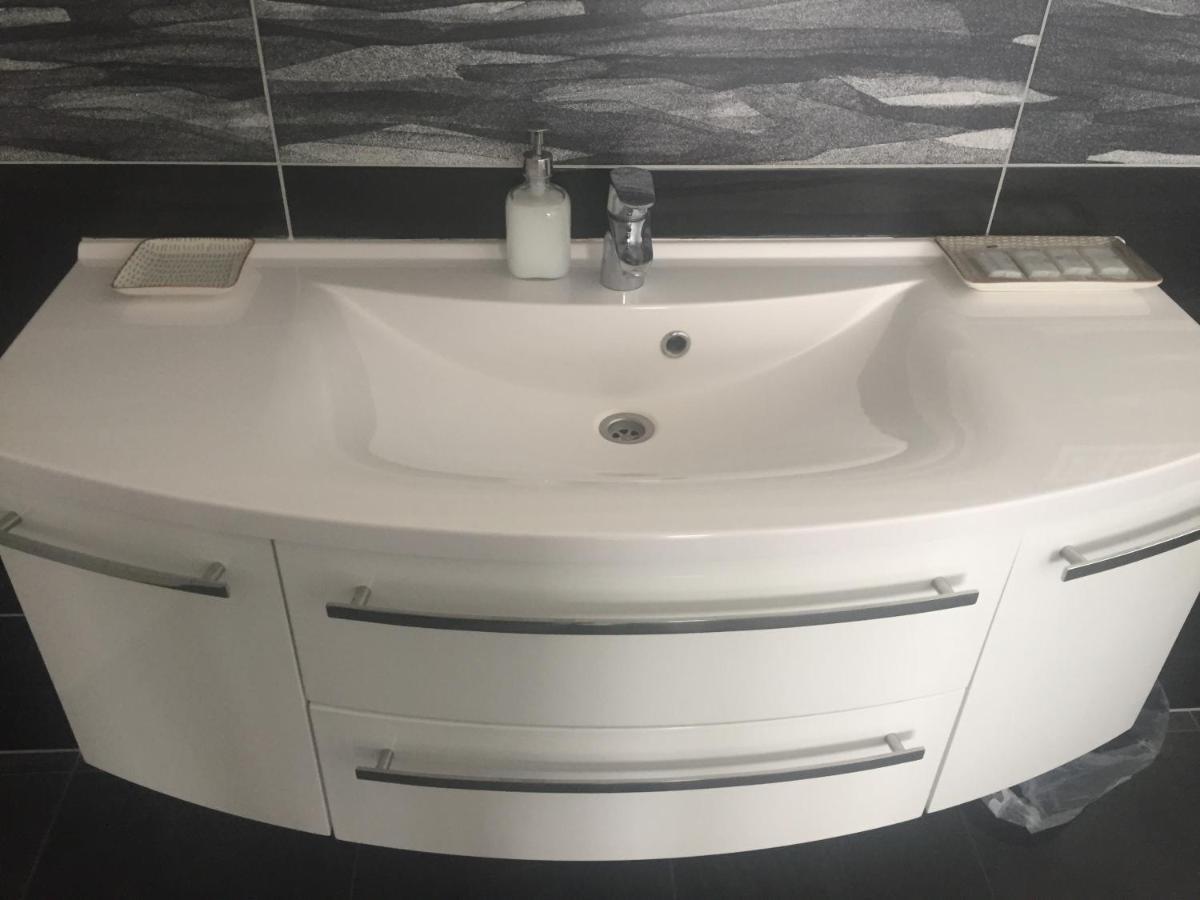 Apartman Za Radnici 瓦尔季采 外观 照片