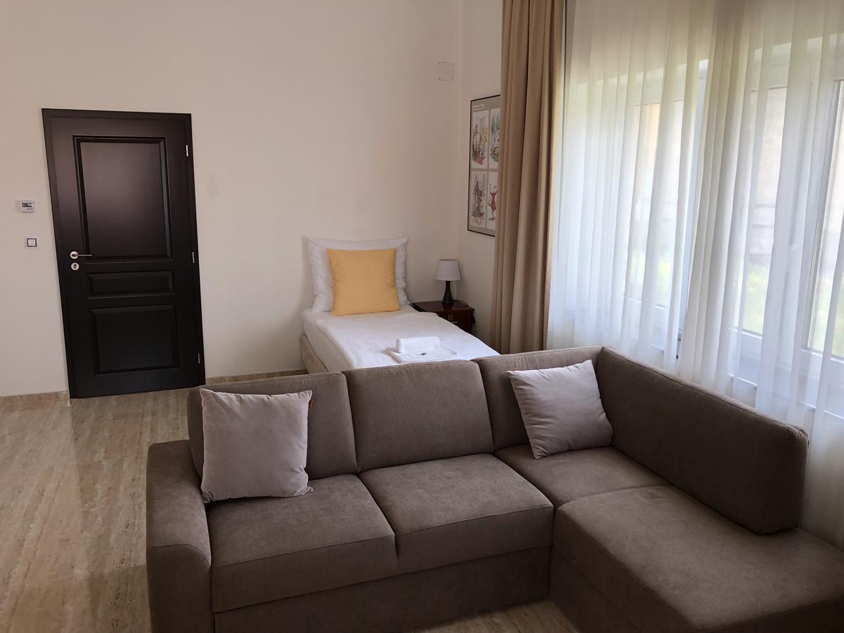 Apartman Za Radnici 瓦尔季采 外观 照片