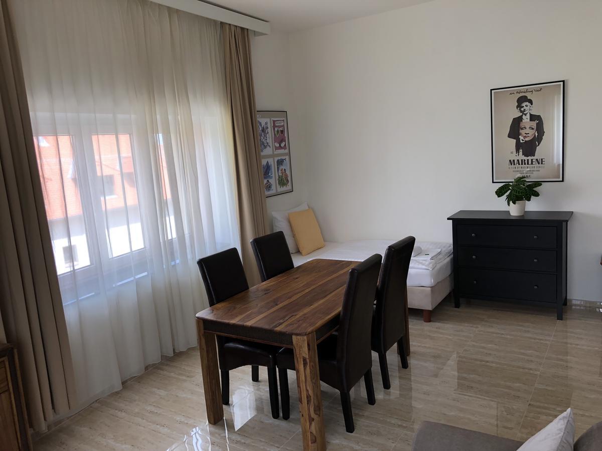 Apartman Za Radnici 瓦尔季采 外观 照片